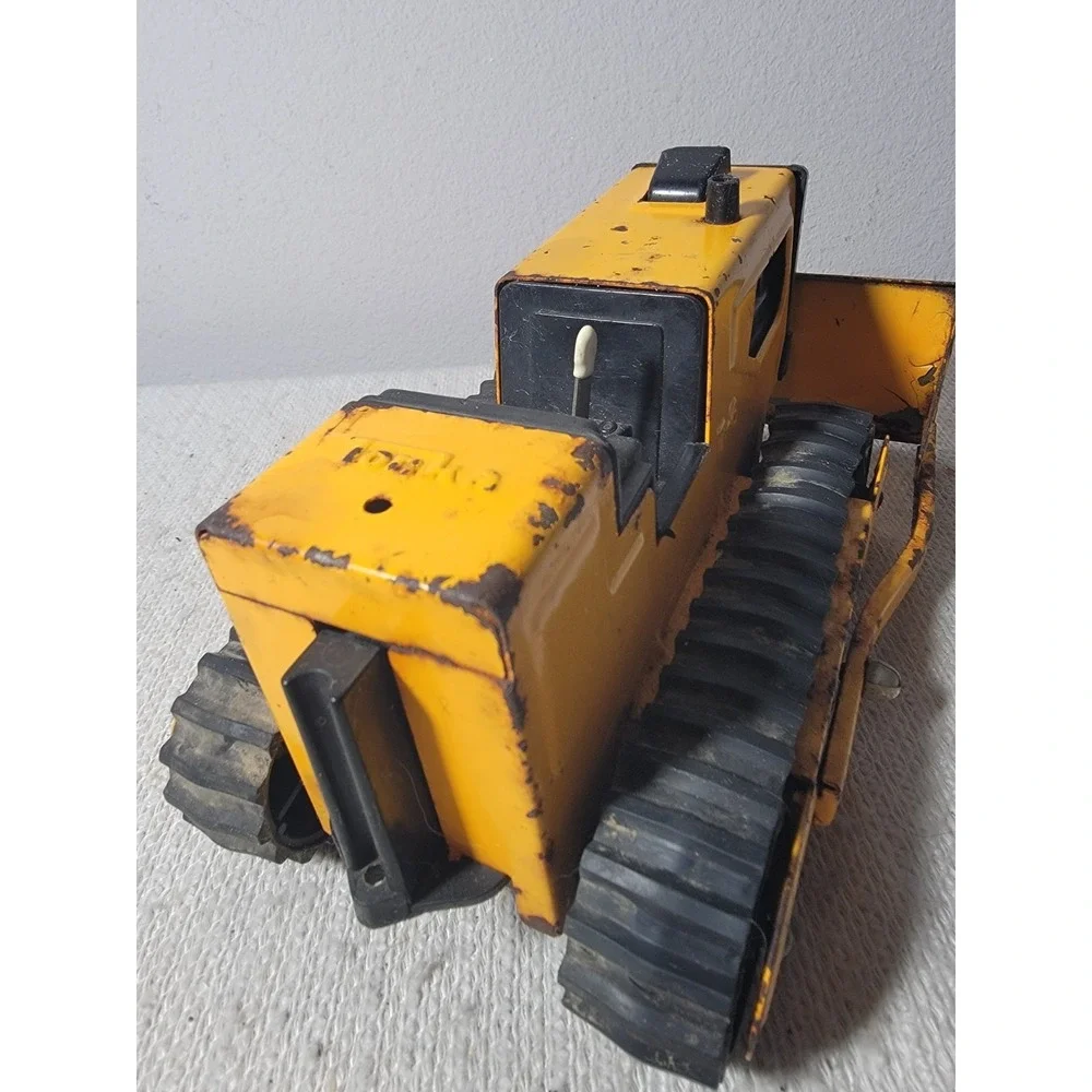 Vintage Tonka T-6 Bulldozer Pressed Steel Crawler Yellow Tractor Rubber Track
